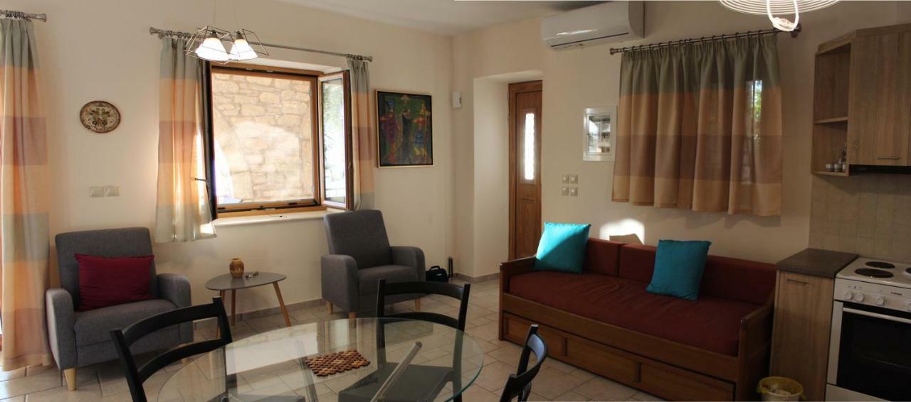 Olive Stonehouses Kalamata Exterior photo